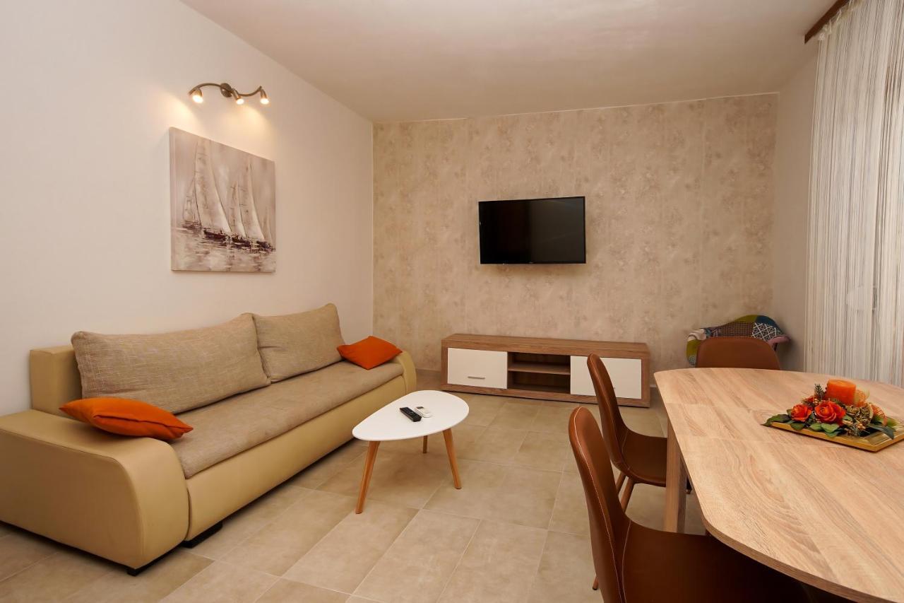 Apartment Ajdukovic Vodice Exterior photo